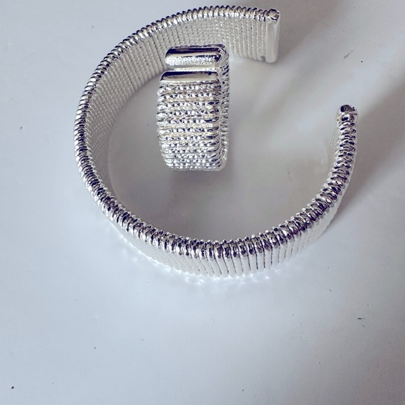 NWOT Unoaerre Sterling Silver Cuff Bracelet and Ring . - Picture 9 of 10